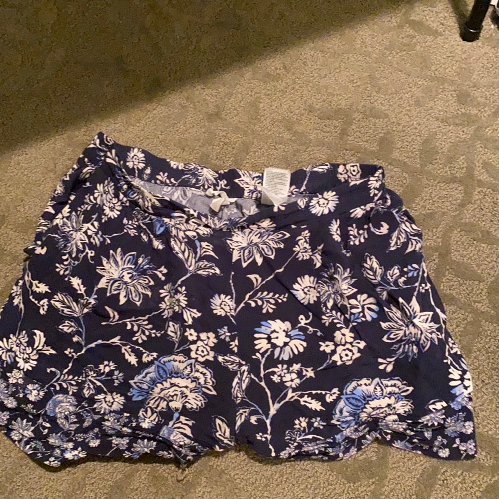 H&M flower shorts